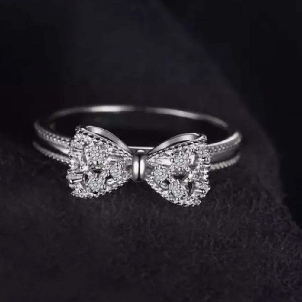 ❤️THIS ABSOLUTELY BEAUTIFUL SZ9 BOW RING IS MADE WITH REAL 925 STERLING SILVER❤️